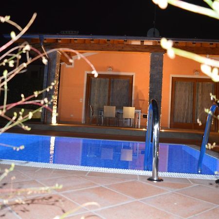 Villa Artemia 마네르바 델 가르다 객실 사진